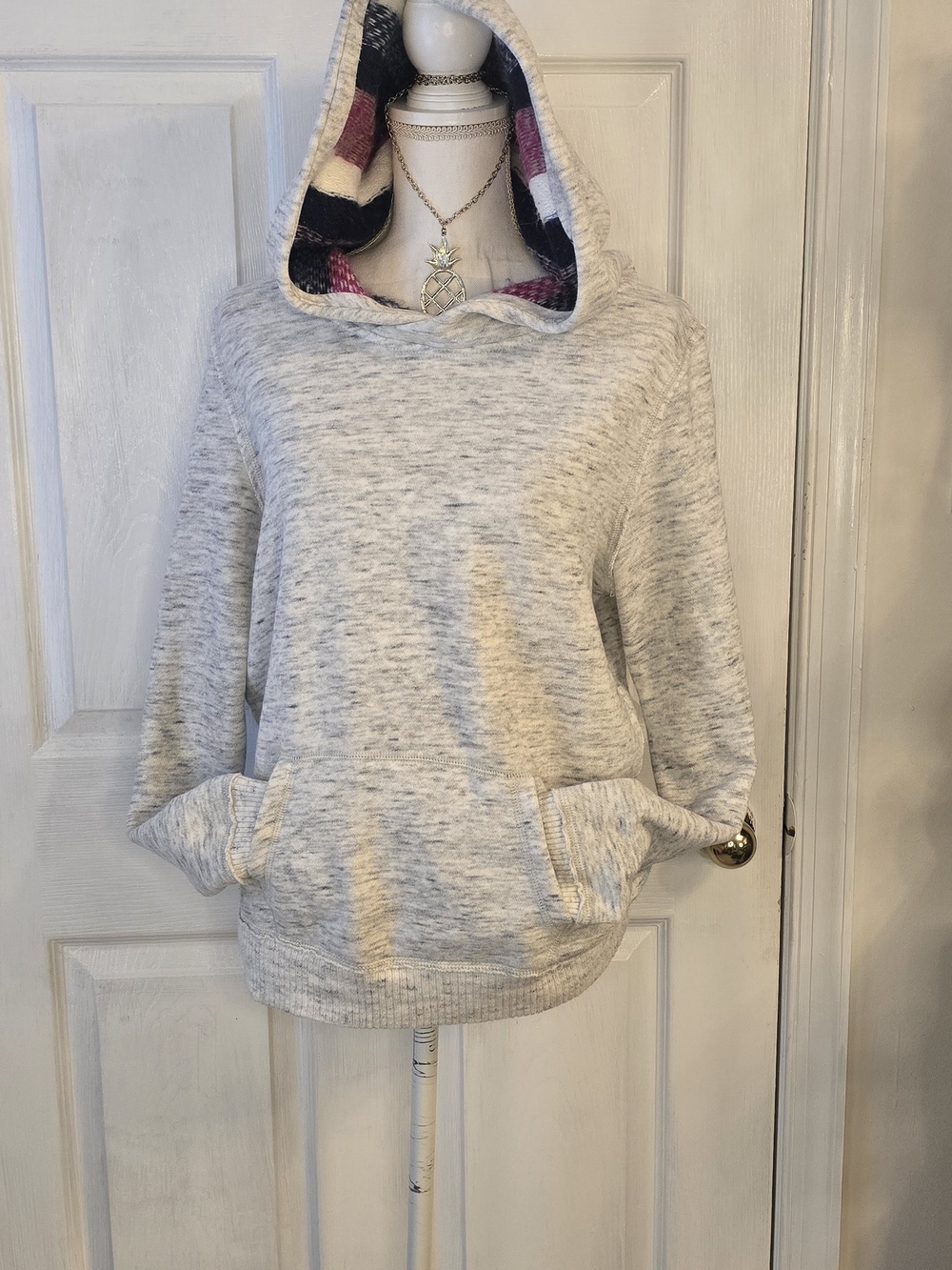 American Eagle Light Marbled Gray Hooded Pullover with Plaid Lined Hood